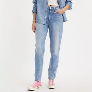 WORN ONCE Levi’s 80s Mom Jean